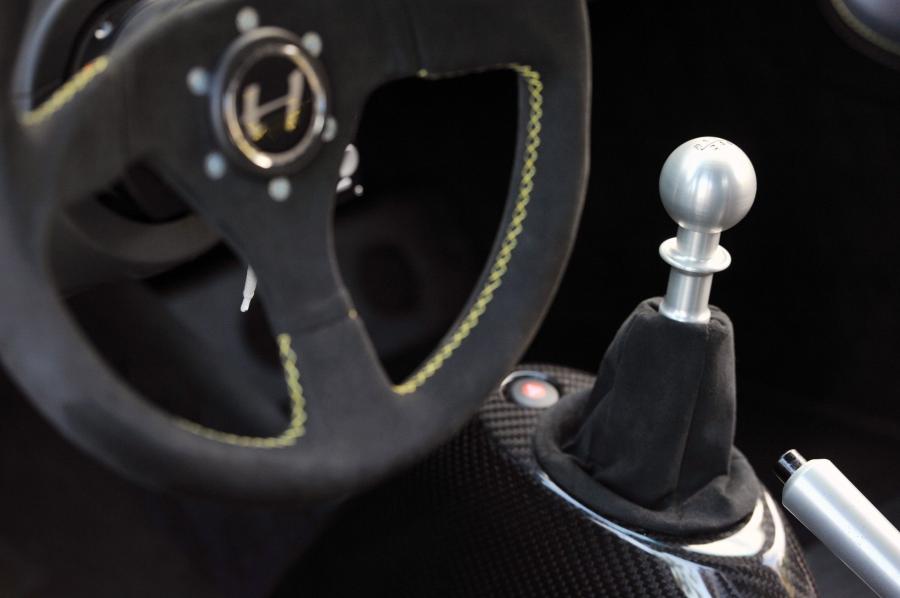 Детали интерьера Hennessey Venom GT Yellow 2011 года  (фото 29 из 90)